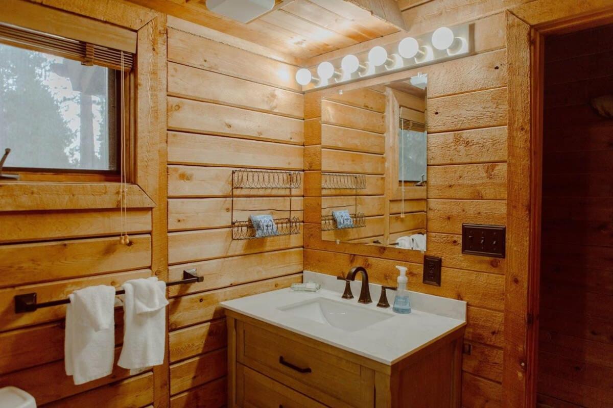 Crystal Mountain Cabin-Shuttle Pass Included! Thompsonville Eksteriør billede
